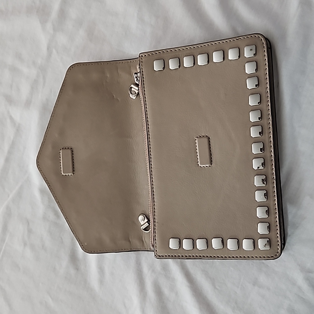 Uterque - Picture 4 of 8